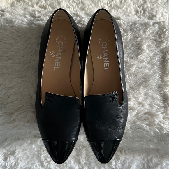 CHANEL BLACK LEATHER & PATENT LEATHER FLATS - Picture 1 of 10